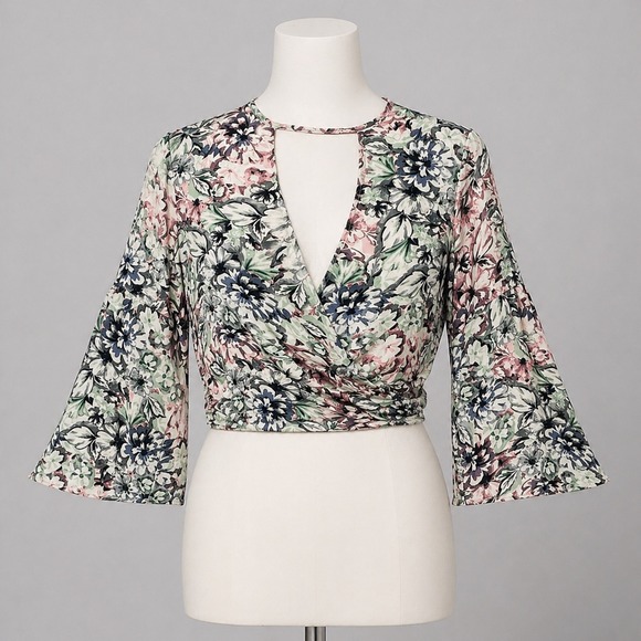 Olivaceous Tops - Olivaceous Floral Wrap Top Womens Small Bell Sleeve Soft Romantic Feminine Boho